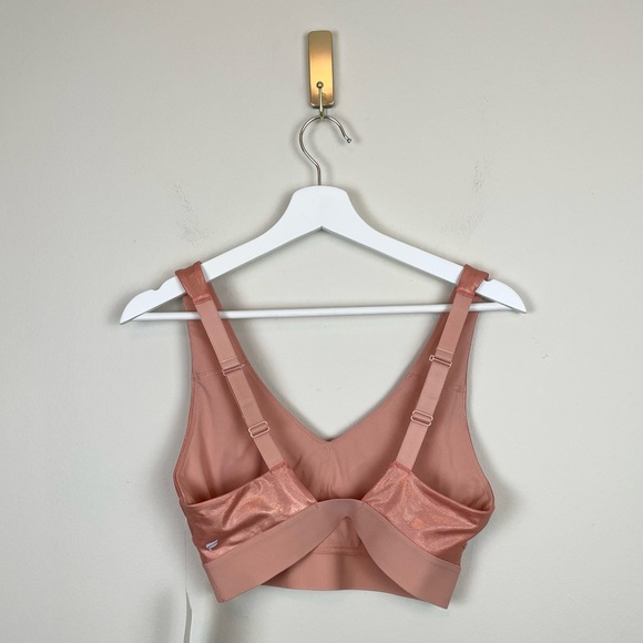 Fabletics NWT All Day Everyday Iridescent Bra II Size Medium - Picture 7 of 13